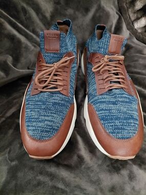 Velez Men’s Sneaker